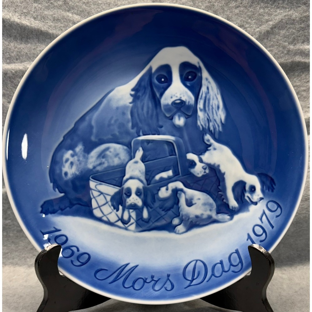 Bing & Grondahl 1979 Mother's Day Mors Dag Spaniel Dog Puppies 9879 Denmark - Picture 4 of 7